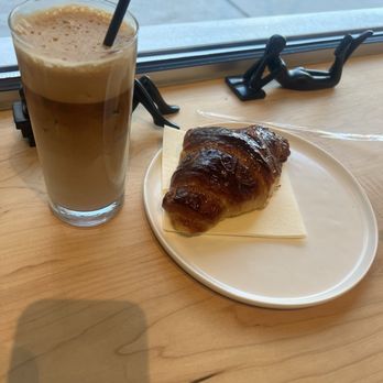 Queen B - Iced latte and croissant - Cafes Near Me - Chicago, Illinois