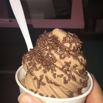 Bmore Licks - Peppermint chocolate swirl - Ice Cream & Frozen Yogurt Near Me - Baltimore, Maryland