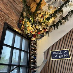Spicy Librarian - Loved the decor