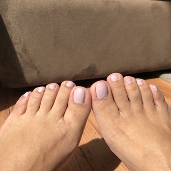 312 Nails & Spa - I don't like my feet but this is for the sake of the review! I love the color is by Essie. - Nail Salons Near Me - Chicago, Illinois 312 Nails & Spa - I don't like my feet but this is for the sake of the review! I love the color is by Essie. - Nail Salons Near Me - Chicago, Illinois