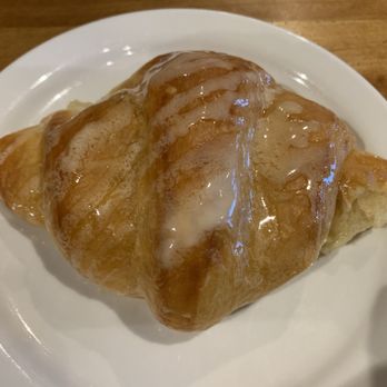 Cheddar's Scratch Kitchen - Honey Butter Croissants - American Near Me - Triadelphia, West Virginia