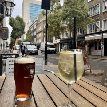 The Fitzroy Tavern - Pubs Near Me - London, XGL The Fitzroy Tavern - Pubs Near Me - London, XGL