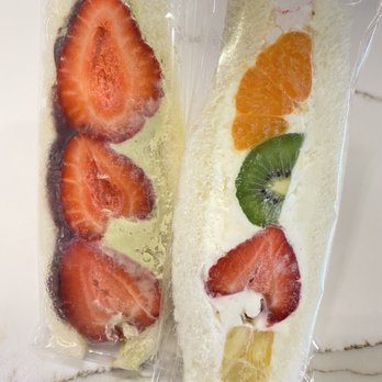 Mana Sandwiches - matcha anko strawberry (left) and mixed fruit sandwich (right) - Sandwiches Near Me - Honolulu, Hawaii