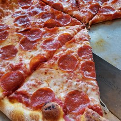 Positano Restaurant & Pizzeria - Pepperoni Pizza... yummo!
