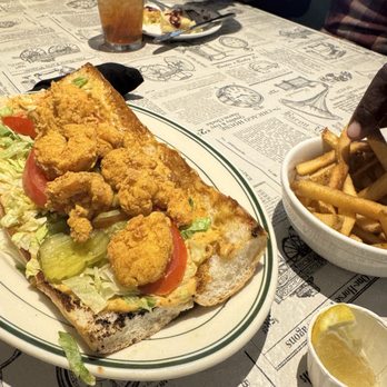 Gatlin's Fins & Feathers - Shrimp po boy - Southern Near Me - Houston, Texas
