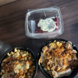 Voodoo Chicken and Mac and Red Velvet Cake