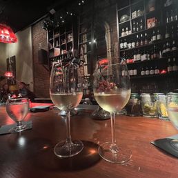 Pit stop for pre dinner drinks Pit stop for pre dinner drinks