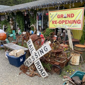 Time Capsule Antiques and More - Cool signage and rusted bits of garden decor - Antiques Near Me - Depoe Bay, Oregon