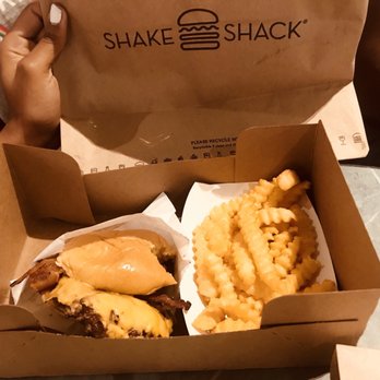Shake Shack Aventura - Burgers Near Me - Aventura, Florida