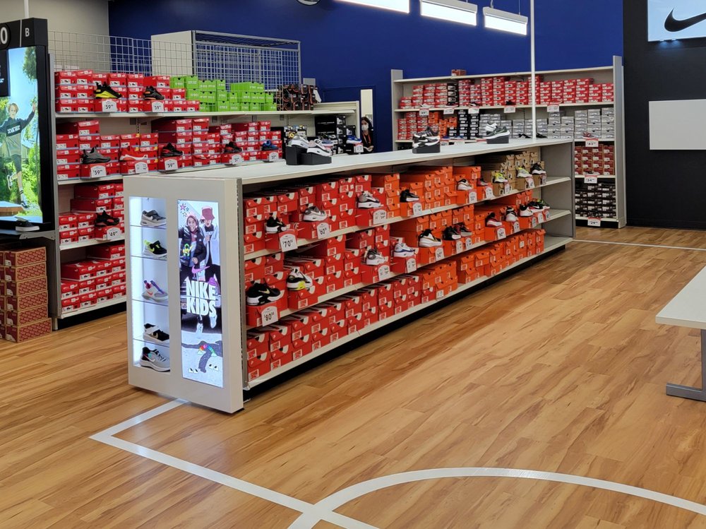 SHOE CARNIVAL 15 Photos 6192 20th St, Vero Beach, Florida Shoe