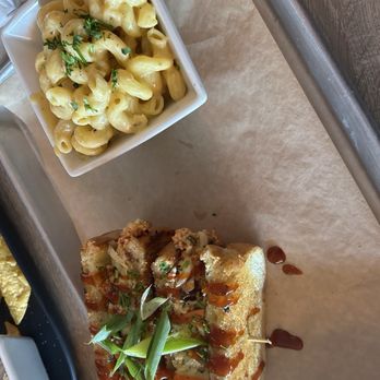 10 Twenty Five - Crab Rangoon 2.0 Sandwich & Gouda Mac and Cheese - New American Near Me - Cape Coral, Florida 10 Twenty Five - Crab Rangoon 2.0 Sandwich & Gouda Mac and Cheese - New American Near Me - Cape Coral, Florida