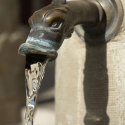 Bonjour Provence! - Am Brunnen vor...