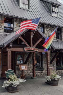 Rainbow Lodge by null