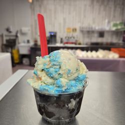 Cookie's Creamery - Birthday Cake and White Lightning