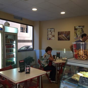 El Panecillo - Interior - Cafeteria Near Me - Madrid, M El Panecillo - Interior - Cafeteria Near Me - Madrid, M