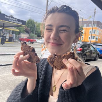 Nuflours - Bakeries Near Me - Seattle, Washington