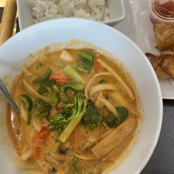 Saap Kitchen Lao Thai - Pineapple curry - Laotian Near Me - Pasco, Washington