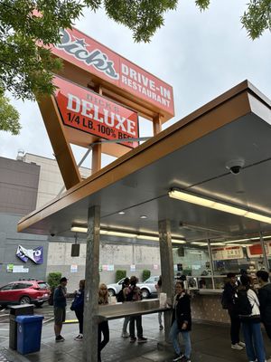 Dick's Drive-In by null