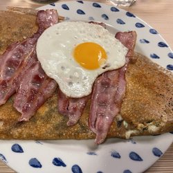 La Petite Bretonne - Egg, bacon, spinach, and cheese crepe