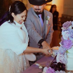Khyra Beaucrest Ranch - Cake cutting at night.  www.instagram.com/amandaandnico  amandaandnico.com