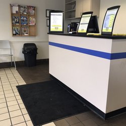 Tolsdorf Oil Lube Express - Lobby