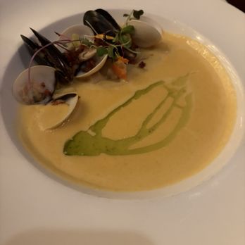 Hy's Steak House - Seafood/clam chowder - Steakhouses Near Me - Honolulu, Hawaii