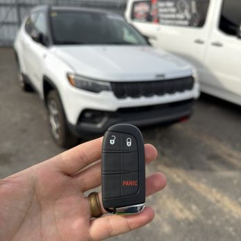 Alonzo's Remotes and Keys - 2024 Jeep Compass All Keys Lost for COPART - Keys & Locksmiths Near Me
