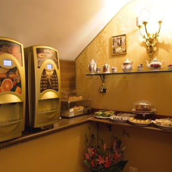 Ave Roma - Photo courtesy of www.residenza-averoma.it - Bed & Breakfast Near Me - Rome, RM