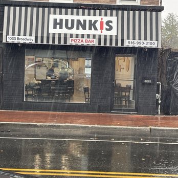 Hunkis Pizza Bar - Pizza Near Me - Woodmere, New York Hunkis Pizza Bar - Pizza Near Me - Woodmere, New York