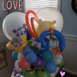 Fabulous balloon bouquet made with love by Mandy!!