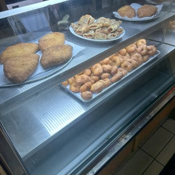 Nunzio's Pizza Town - Counter Shows pepperoni chips - Pizza Near Me - West Babylon, New York Nunzio's Pizza Town - Counter Shows pepperoni chips - Pizza Near Me - West Babylon, New York