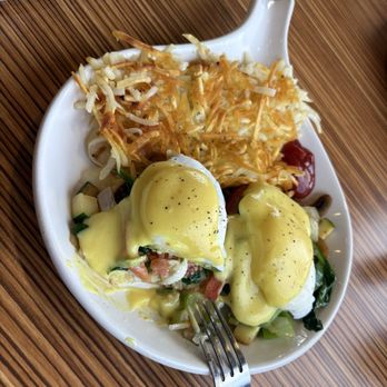 Blue Plate - Garden Benedict - American Near Me - Petaluma, California