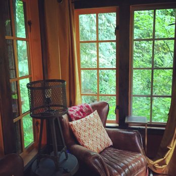 TreeHouse Point - Burl treehouse - Bed & Breakfast Near Me - Issaquah, Washington