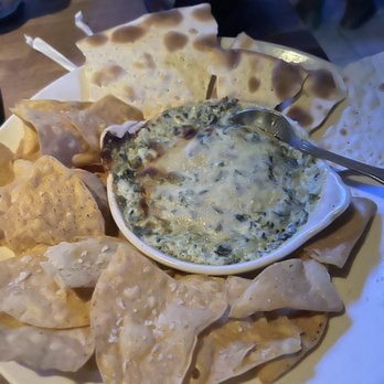 Yard House - Four Cheese Spinach Dip - New American Near Me - West Nyack, New York
