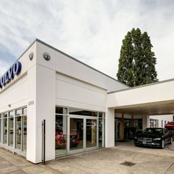 Volvo Cars Seattle 18 Photos 53 Reviews Car Dealers 2700 Ne 55th St Ravenna Seattle Wa Phone Number Yelp