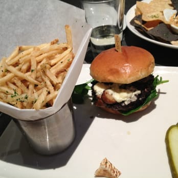 Yard House - Gorgonzola burger with truffle fries - Bars Near Me - Glenview, Illinois Yard House - Gorgonzola burger with truffle fries - Bars Near Me - Glenview, Illinois