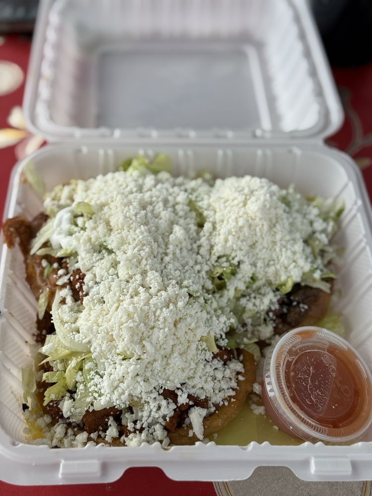 Food from Taqueria Zoila