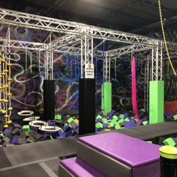 All Air Xtreme - Ninja course, trapeze swing
