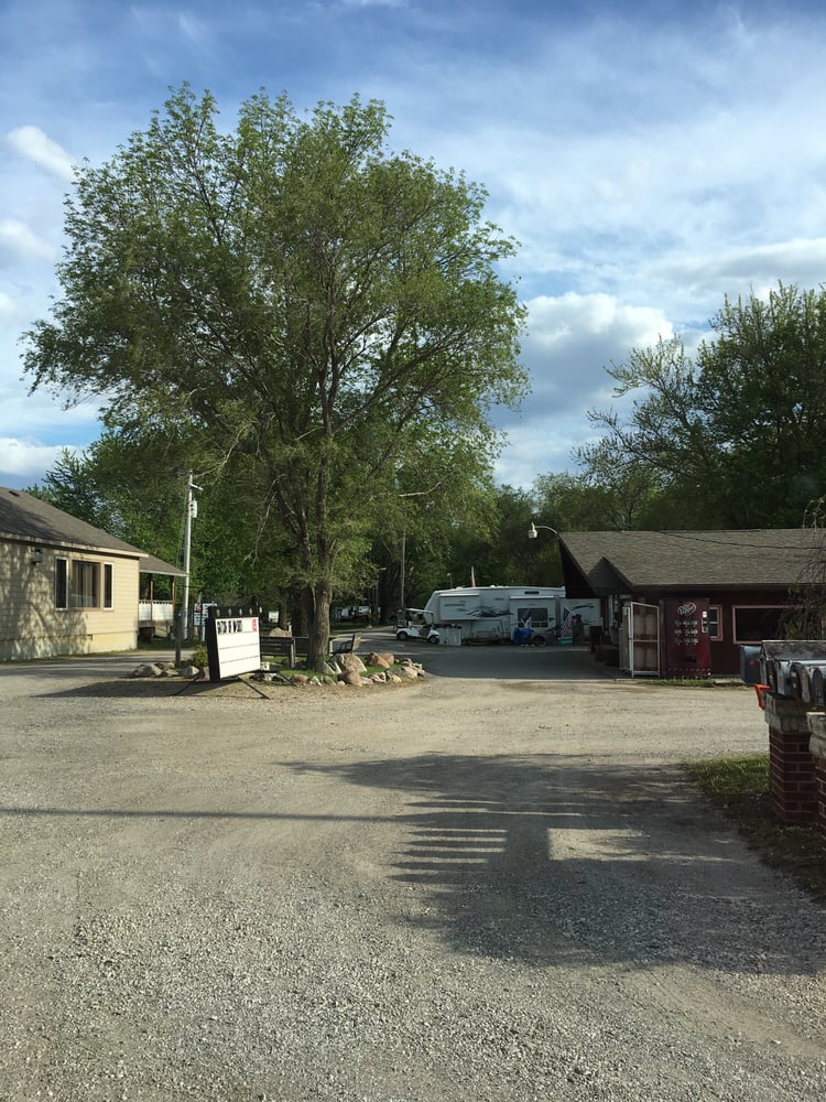 TWIN ANCHORS CAMP GROUND Updated October 2024 68132 US Hwy 30, Colo