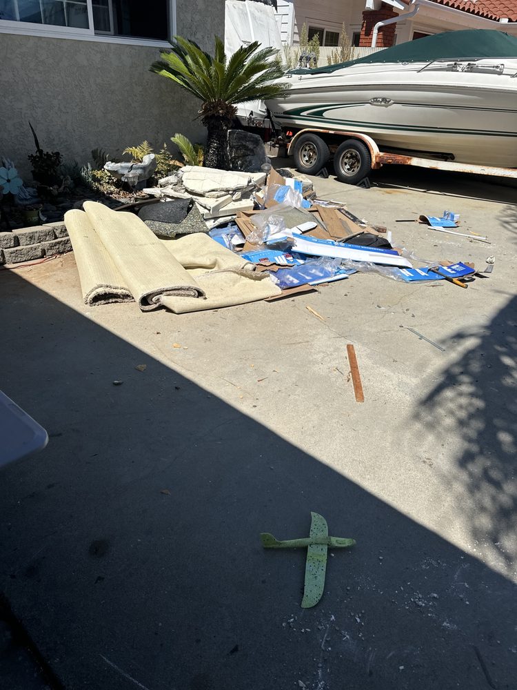 Slide of T’S Roofing