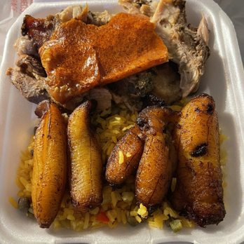 El Rinconcito Restaurant & Bar - Roasted Pork Belly with Cuban Rice and Plantain bananas - Latin American Near Me - Orlando, Florida El Rinconcito Restaurant & Bar - Roasted Pork Belly with Cuban Rice and Plantain bananas - Latin American Near Me - Orlando, Florida