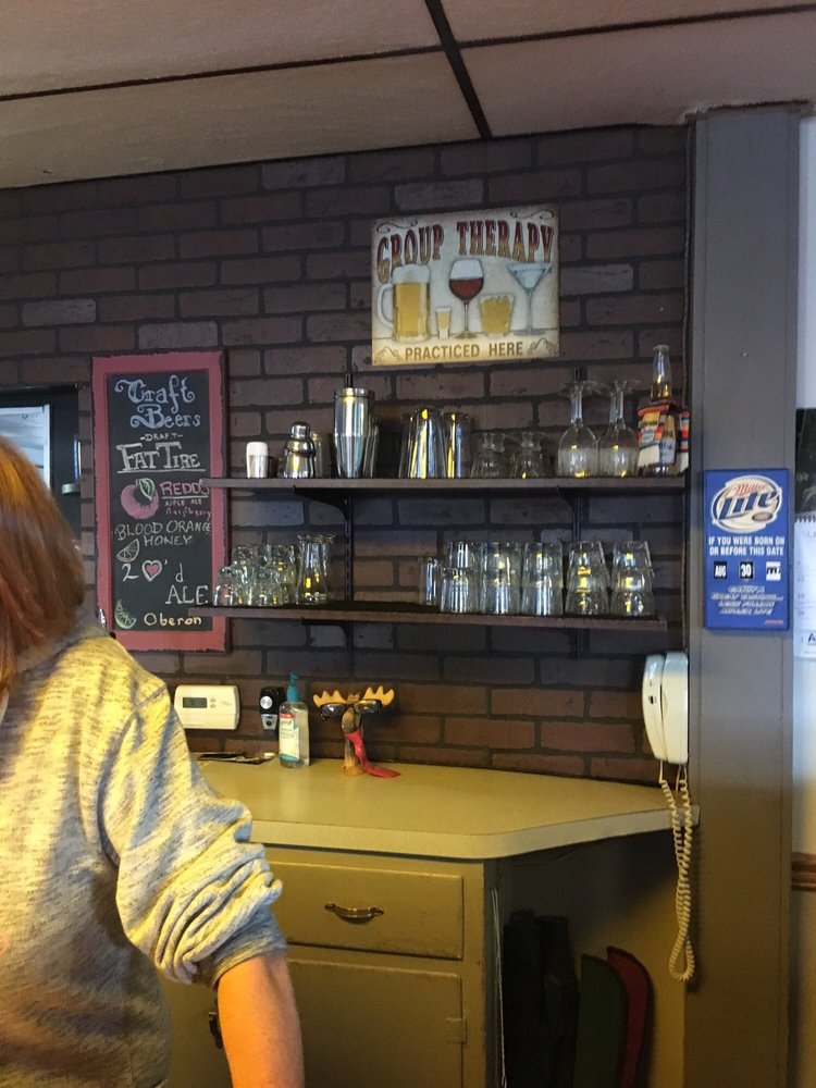 Pinewood Tavern Logo