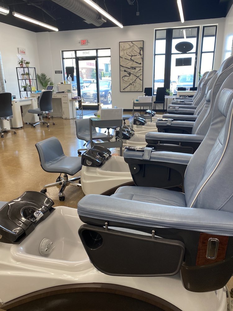 THE NAIL PLACE 3408 S Western Ave, Sioux Falls, South Dakota Nail