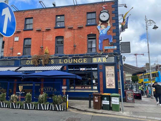Devitts Pub by null