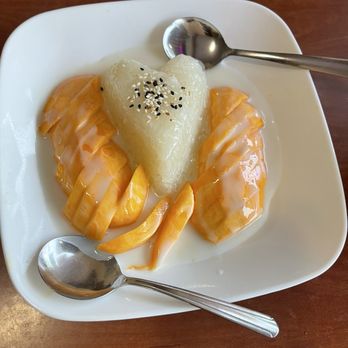 Thai Kitchen - Mango sticky rice - Thai Near Me - Lodi, California Thai Kitchen - Mango sticky rice - Thai Near Me - Lodi, California