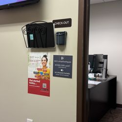 South Lake Heart and Vascular Institute - Check out area