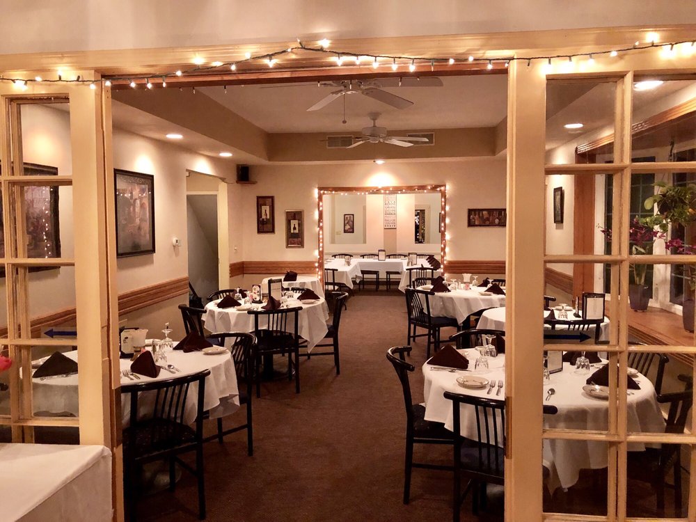 CENTURY MANOR GRILLHOUSE & SUITES 13 Photos & 16 Reviews Hotels