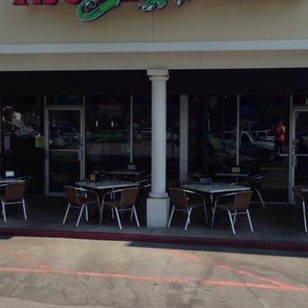 Tijuana Flats - Outdoor seating. - Mexican Near Me - Winter Park, Florida