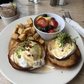 Brioche Bakery & Cafe - Eggs Benedict - Breakfast & Brunch Near Me - San Francisco, California