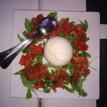 Trenque Lauquen - La ensalada de burrata - Argentine Near Me - Madrid, M